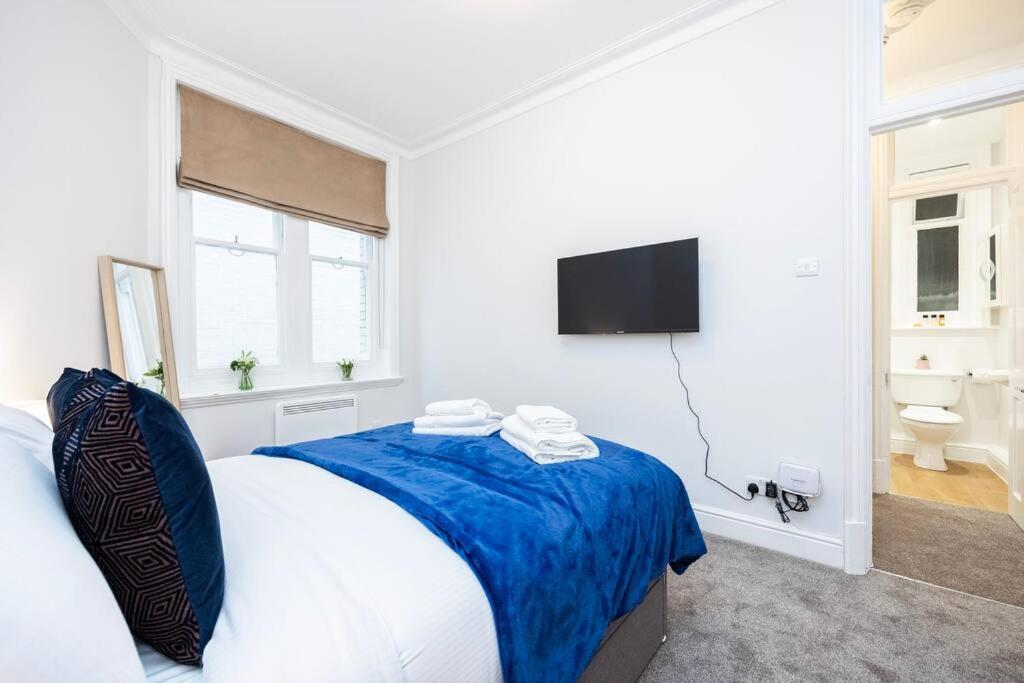 Stylish Studio In Leicester Square Лондон Екстериор снимка